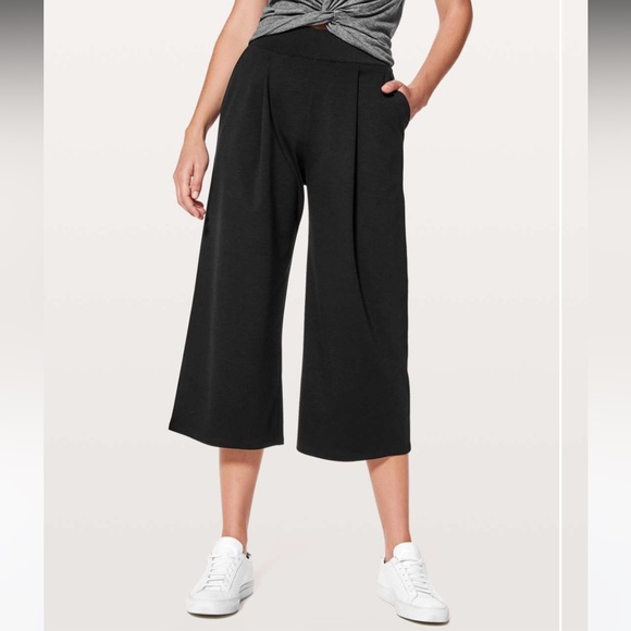 Lululemon Can You Feel The Pleat Crop *21"
Black size 8 - Picture 3 of 15